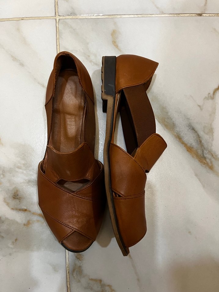 Kahverengi Deri Dolgu Topuklu Kadın Sandalet - Görsel 2