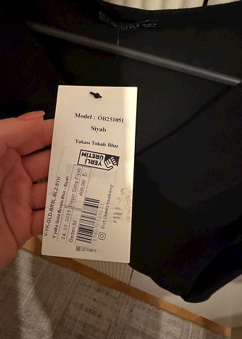 Siyah, V Yaka, Uzun Kollu Kadın Bluz - Görsel 3