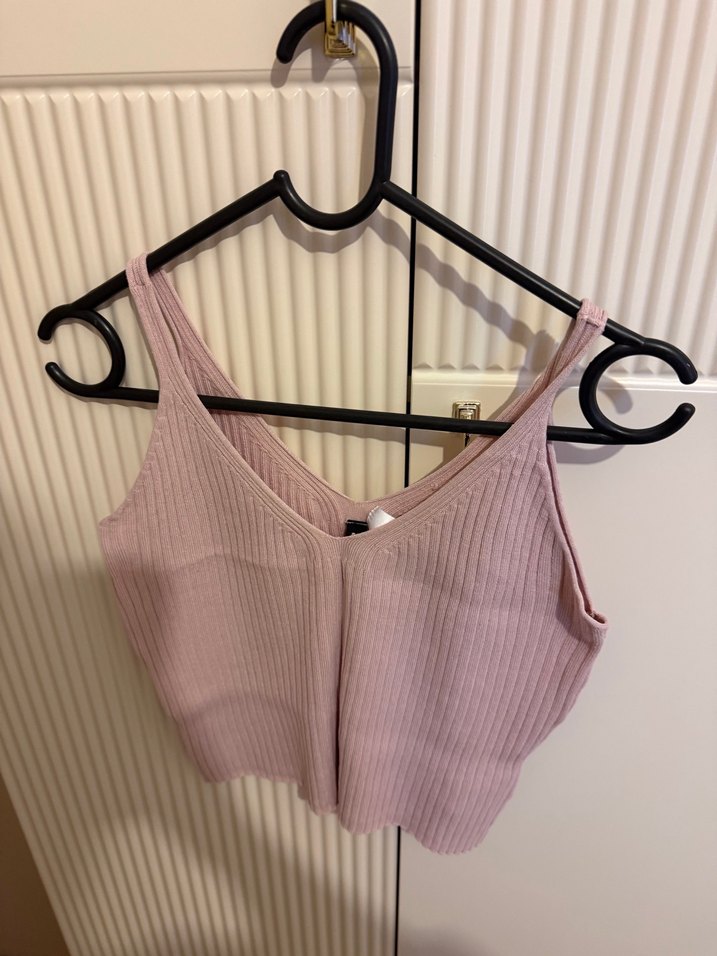 Pembe V Yaka İnce Askılı Örme Mini Atlet - Görsel 3