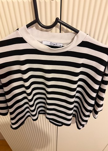 Kadın Siyah Beyaz Çizgili Crop Top - Görsel 3