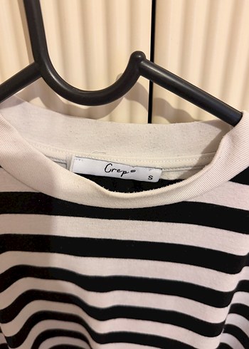 Kadın Siyah Beyaz Çizgili Crop Top - Görsel 2