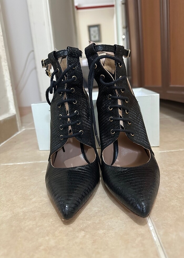 Yüksek topuklu ayakkabı - Görsel 2