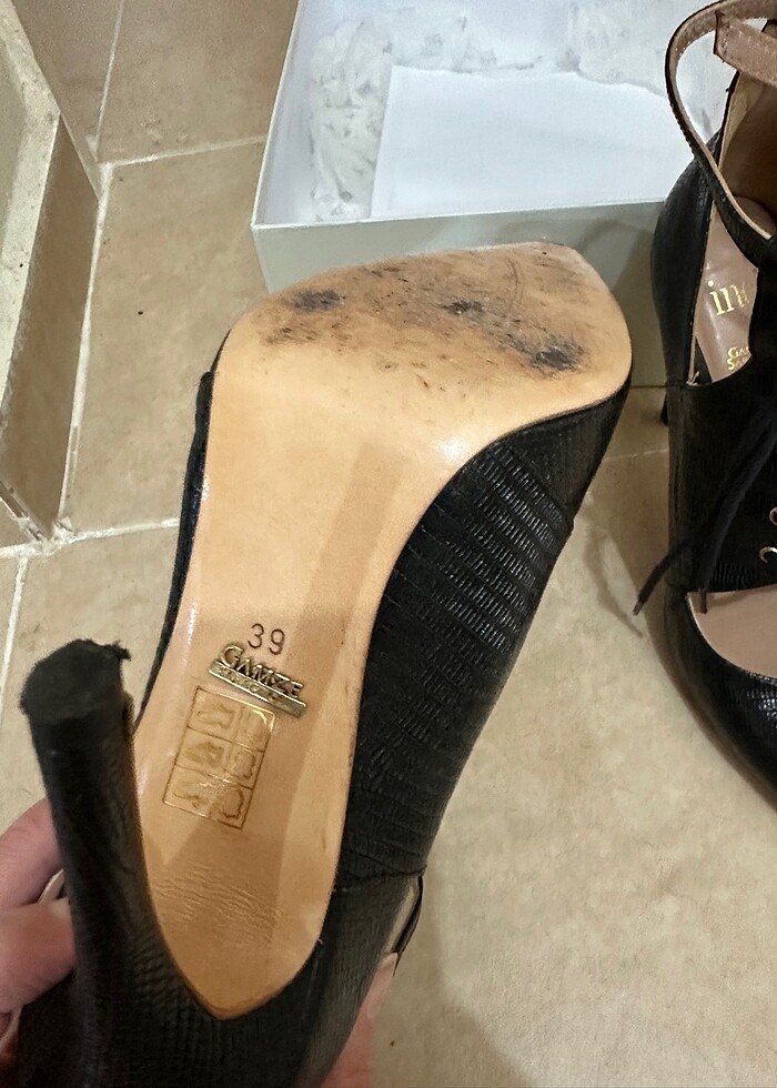 Yüksek topuklu ayakkabı - Görsel 4