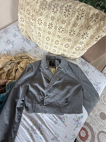 Quzu crop ceket