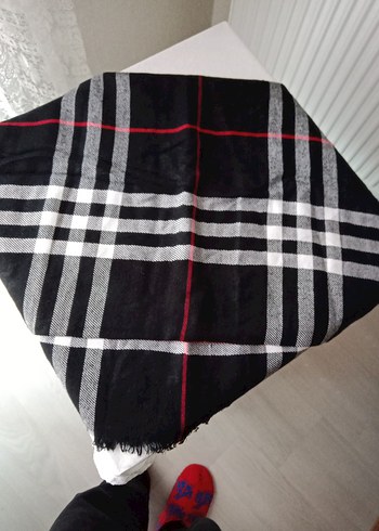  Beden siyah Renk Siyah Ekoseli Burberry orijinal Kadın Şal