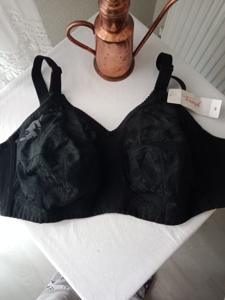 Triumph Doreen Siyah Dantelli Toparlayıcı Sütyen - Görsel 4