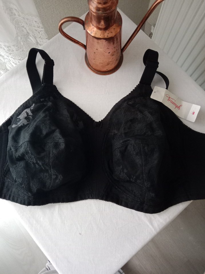 Triumph Doreen Siyah Dantelli Toparlayıcı Sütyen - Görsel 3