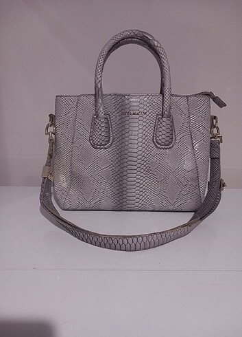Givenchy omuz çantası 