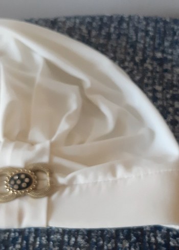 Düğmeli Beyaz Kadın Broşlu bone dış giyim için uygundur - Görsel 2