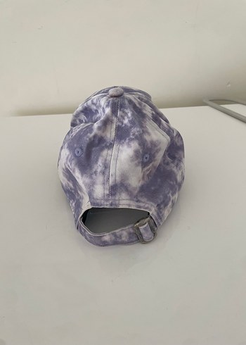 Beden New Era Mor Gri Batik Desenli Şapka