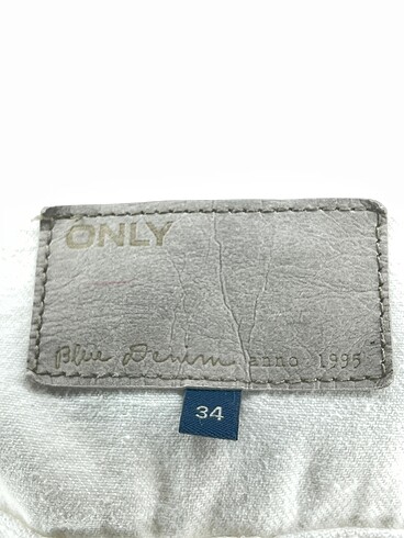 34 Beden beyaz Renk Only Kot Ceket %70 İndirimli.