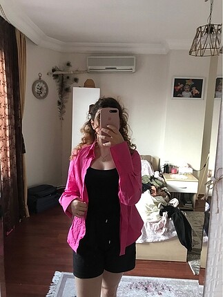 Pembe gömlek