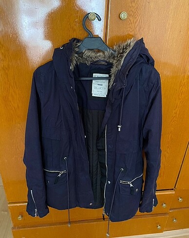 Bershka mont