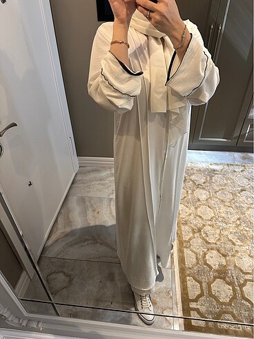 Beyaz Tiril tiril Abaya