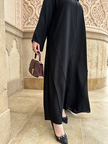 Diğer Boncuk Islemeli Abaya