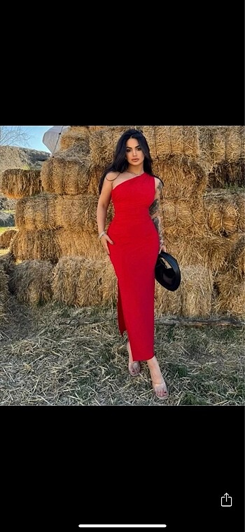 Kırmızı elbise