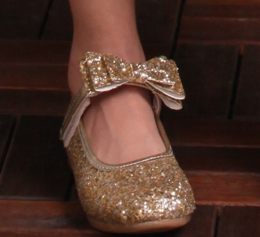 Kızlar için Parlak Altın Fiyonk Detaylı Babet - Görsel 2