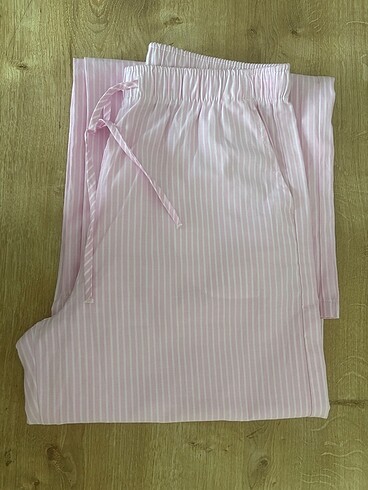 Stradivarius Pantolon