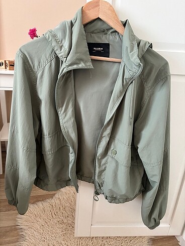 Pull and Bear Yağmurluk
