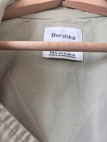 m Beden Bershka trençkot