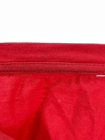 universal Beden çeşitli Renk Diğer T-shirt %70 İndirimli.