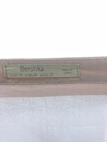 m Beden pembe Renk Bershka Gömlek %70 İndirimli.