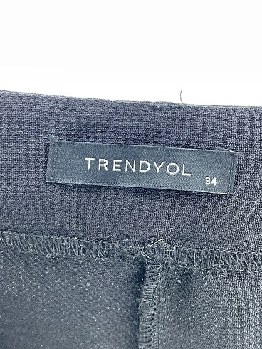 34 Beden siyah Renk Trendyol & Milla Kumaş Pantolon %70 İndirimli.