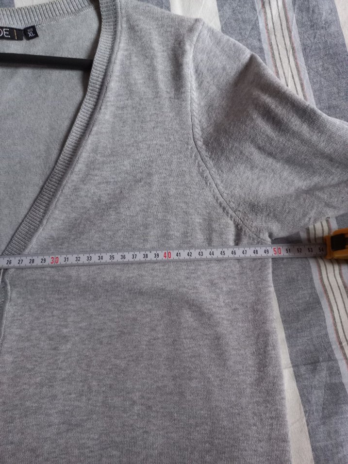 Gri Uzun Kollu Düğmeli Kadın Hırka - Görsel 3