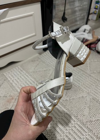 Tokalı Beyaz Dolgu Topuklu çocuk ayakkabısı - Görsel 2