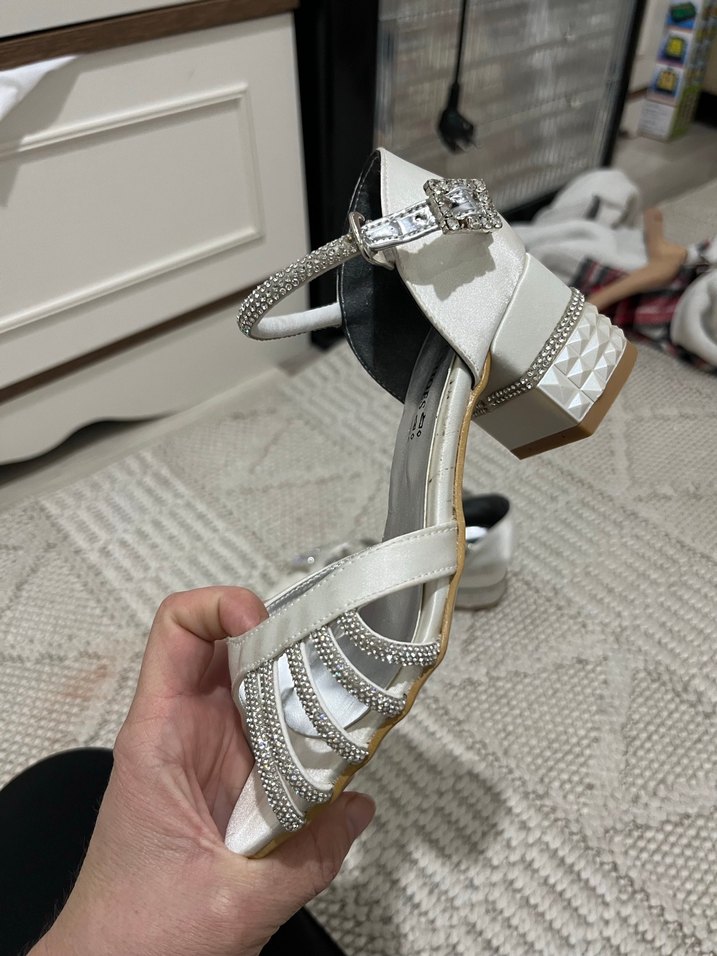 Tokalı Beyaz Dolgu Topuklu çocuk ayakkabısı - Görsel 2