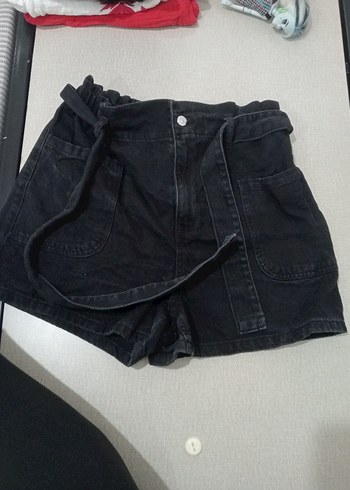 42 Beden Kadın Siyah Kemerli Mini Denim Şort