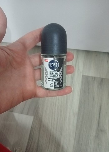 Nivea Men Siyah Beyaz Roll-On Deodorant 50 ml