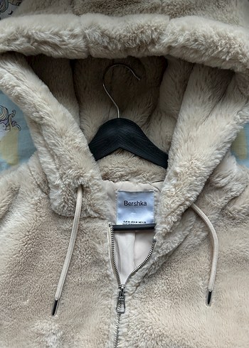 Bershka Kapüşonlu Kadın Bej Peluş Ceket