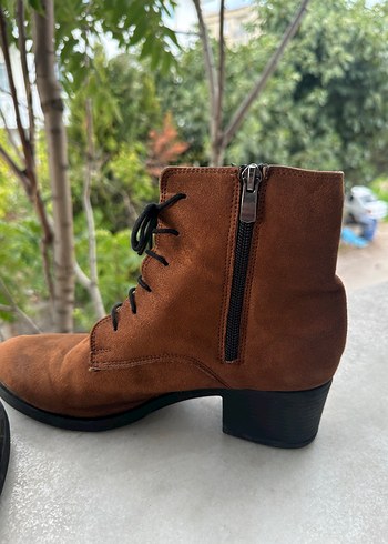 Kahverengi Süet Bağcıklı Topuklu Kadın Bot - Görsel 2