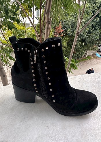 Siyah Süet Tokalı Blok Topuklu Kadın Bot - Görsel 4