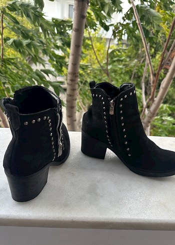 Siyah Süet Tokalı Blok Topuklu Kadın Bot - Görsel 2