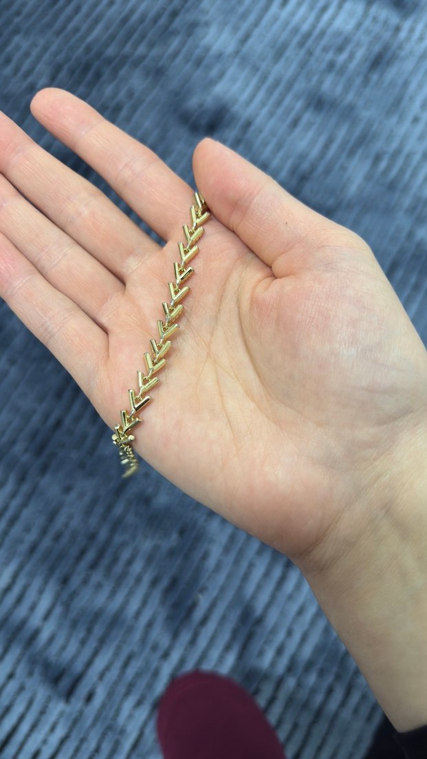 Zincir Detaylı Altın Renk Minimalist Bileklik - Görsel 3