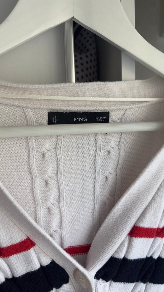 Çizgili Beyaz Kadın Hırka - Görsel 2