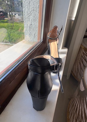 Klasik Siyah Topuklu Kadın Ayakkabı - Görsel 5