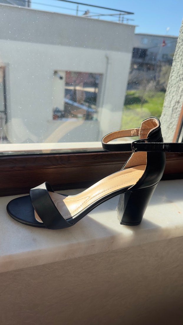 Klasik Siyah Topuklu Kadın Ayakkabı - Görsel 2
