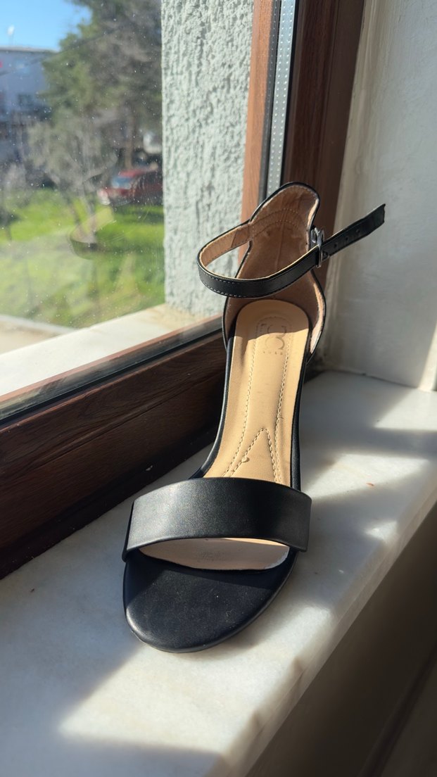 Klasik Siyah Topuklu Kadın Ayakkabı - Görsel 3