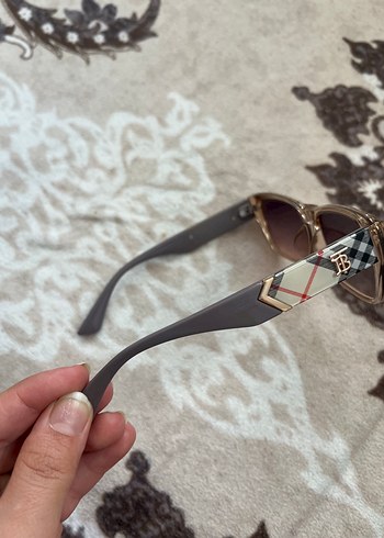 Orjinal burberry kadın güneş gözlüğü - Görsel 3