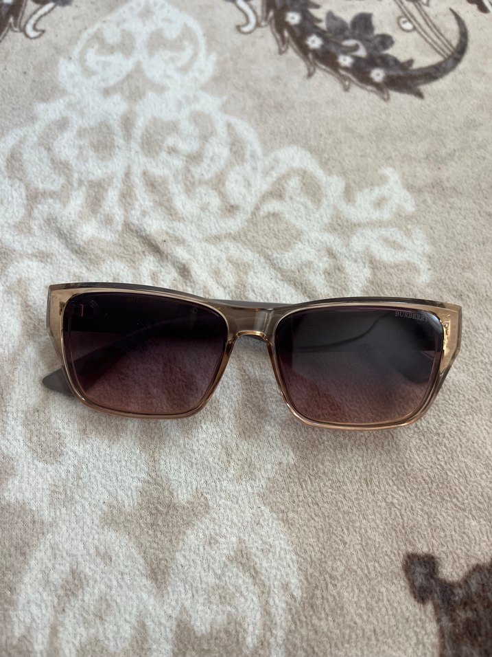 Orjinal burberry kadın güneş gözlüğü - Görsel 4