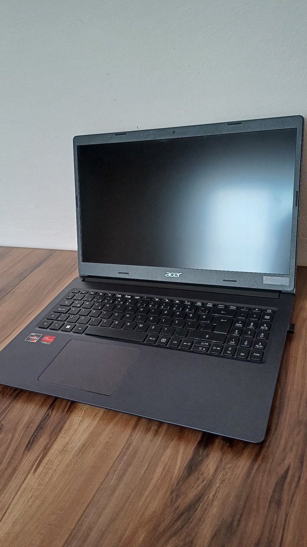 Siyah Acer Dizüstü Bilgisayar - Görsel 4