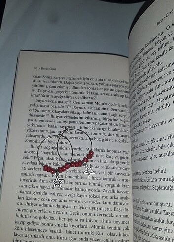 Yıldızlı kırmızı küpe
