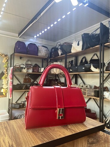 Zara Kırmızı kutu çanta
