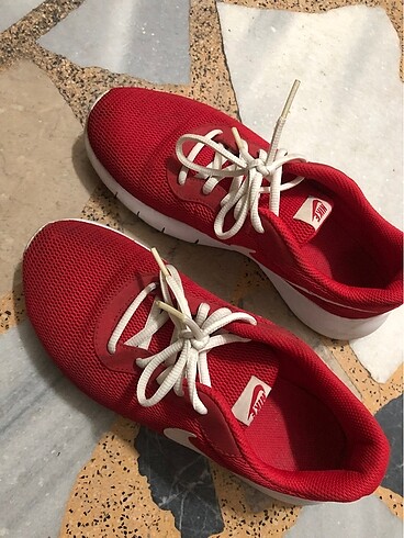 38 Beden Nike Tanjun