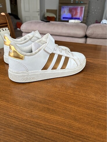 34 Beden altın Renk Adidas grand court kız çocuk spor ayakkabı