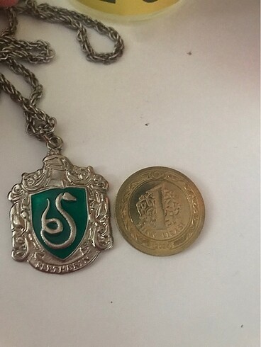 Diğer slytherin kolye