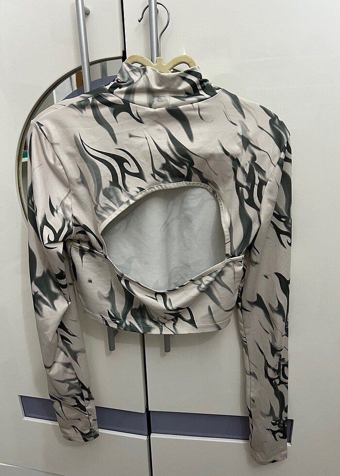 Bershka crop - Görsel 2